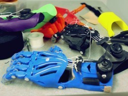 Students Donate 3D Printed Hands to Children
