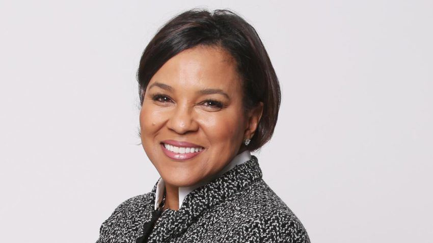  Walgreens CEO Rosalind Brewer Steps Down, Interim CEO Appointed