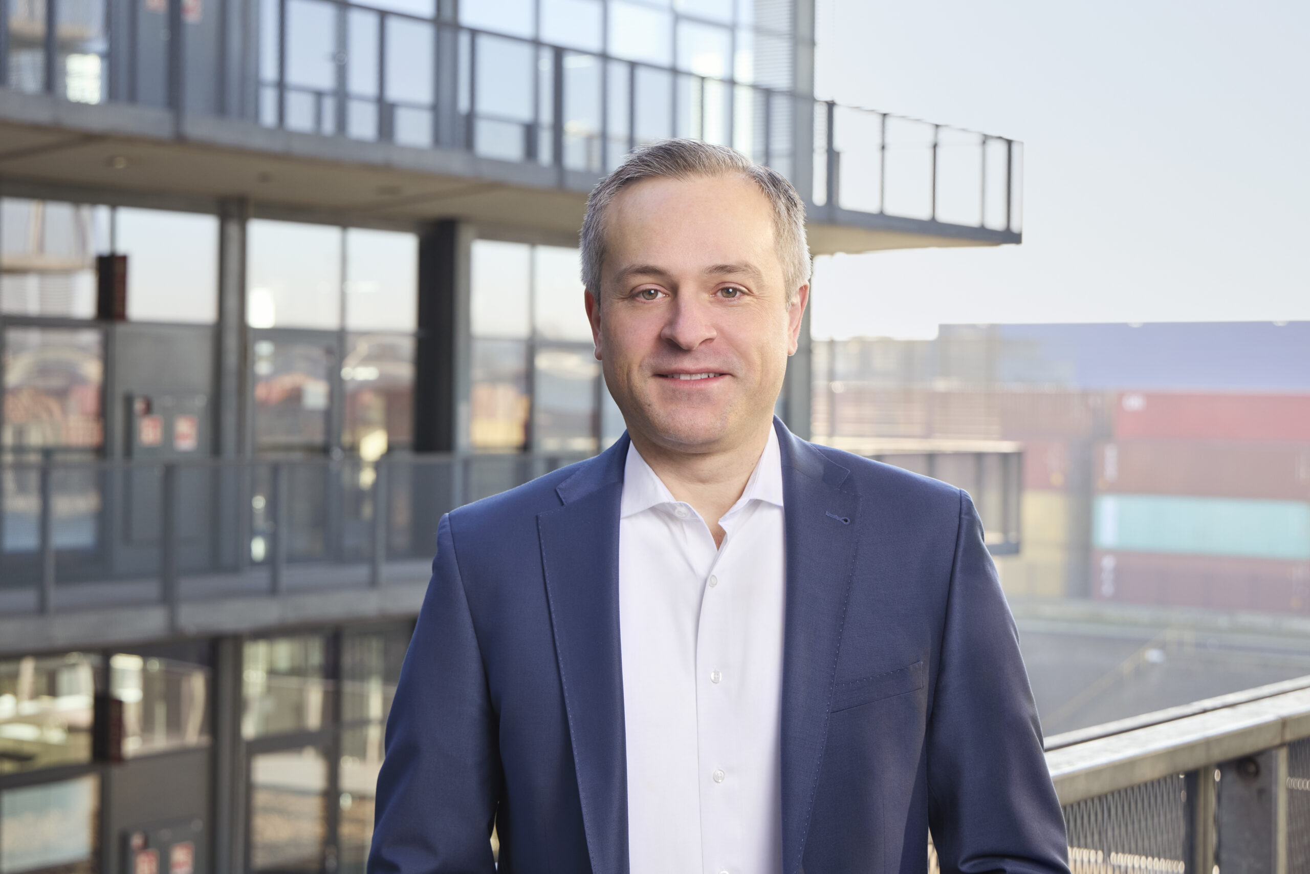 Vertical interconnected Clouds: The Right Prescription for Smarter, AI-Driven Healthcare?
