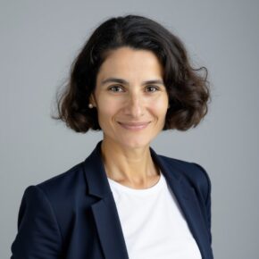 The Medtech Pitch Deck Casino: Why Hype Still Wins, and How Scrutiny Could Improve Everyone&rsquo;s Odds